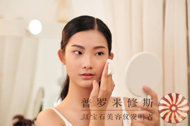 新一代提拉緊致美容儀：科技力量助你重現年輕緊致肌膚