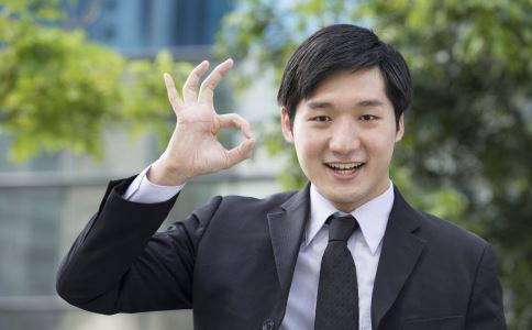 如何消除和減少眼部細紋
